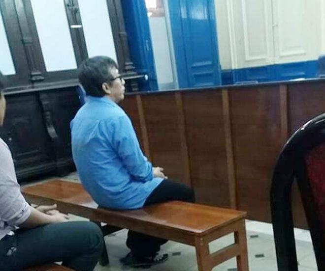 Hiếp dâm bé gái câm điếc 13 tuổi khiến có thai, gã hàng xóm đồi bại bật khóc tại tòa, xin giảm nhẹ hình phạt-1