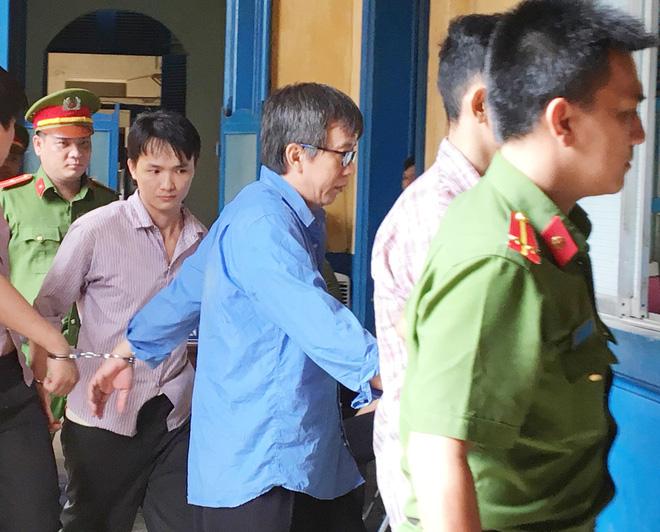 Hiếp dâm bé gái câm điếc 13 tuổi khiến có thai, gã hàng xóm đồi bại bật khóc tại tòa, xin giảm nhẹ hình phạt-3