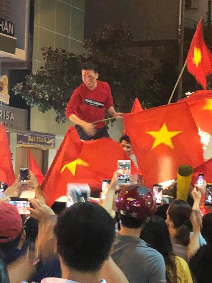 Một lòng cổ vũ U23 Việt Nam thắng trận chung kết, nhiều sao Việt hạng A đồng loạt hủy show-7