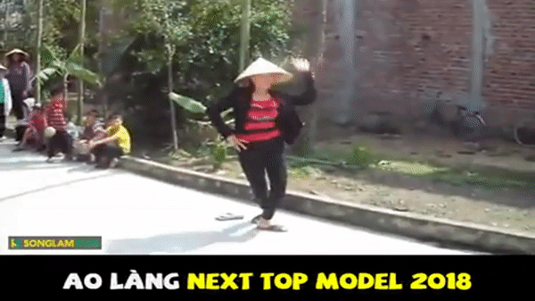 Cười ngất xem clip hội chị em thi Ao Làng Next Top lầy lội nhất năm-2