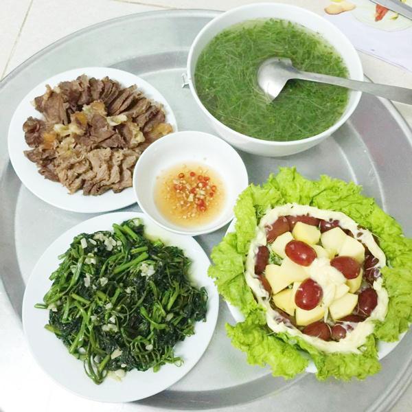 Mẹ 2 con chia sẻ những mâm cơm ngon miệng dành cho 4 người-4