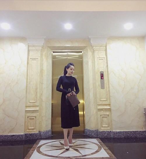 Bạn gái ‘người hùng’ sân cỏ U23 Việt Nam - người mê diện đồ đôi, người dùng toàn hàng hiệu đắt giá-9