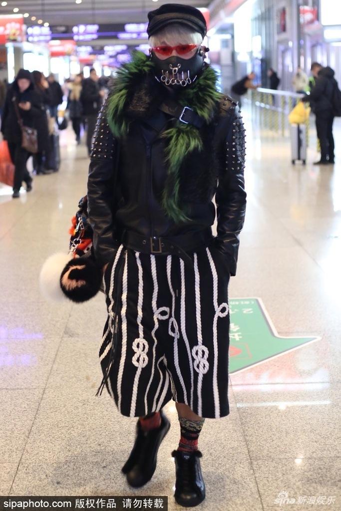 Kỳ quái từ lâu nhưng lần này, Hoàn châu cách cách Trần Chí Bằng dị đến mức khiến ai cũng shock-1