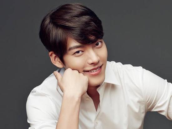 Sao Hàn 26/1: Mỹ nam Kim Woo Bin được miễn nhập ngũ vì đang điều trị ung thư vòm họng