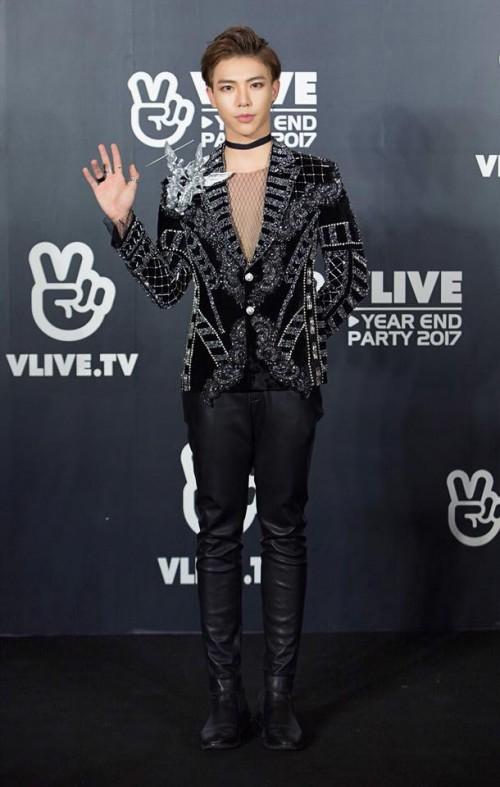 Không phải sao nữ nào mà chàng ca sĩ này mới chính là trùm choker của Vbiz-1