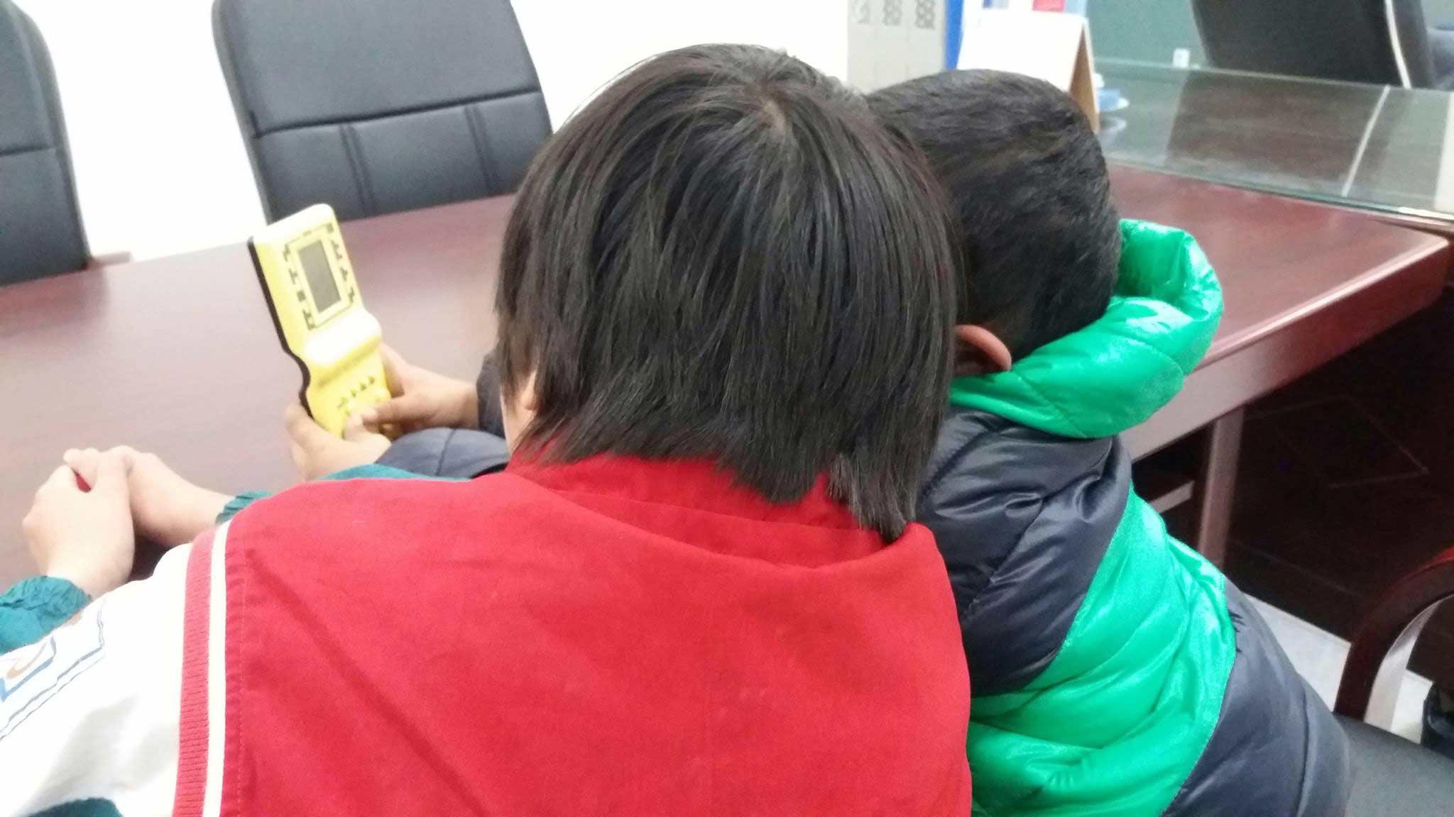 Thông tin mới nhất vụ bé trai 5 tuổi ở Hà Nội mất tích bí ẩn-1