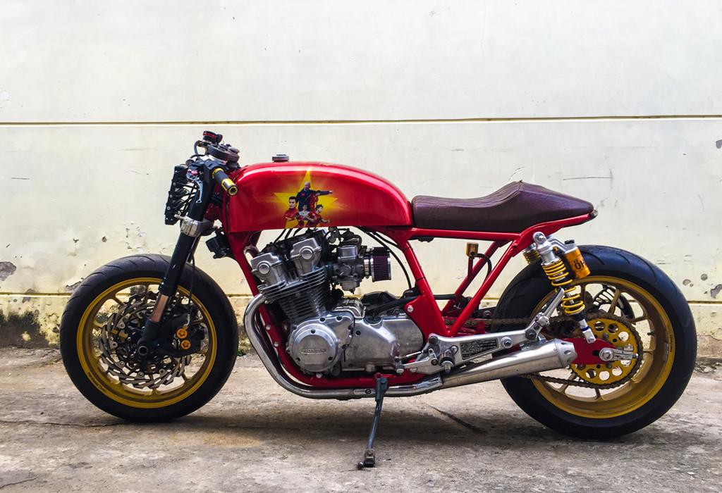 Dàn xe độ tem cổ vũ U23 Việt Nam trước trận chung kết-4