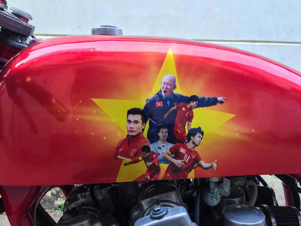 Dàn xe độ tem cổ vũ U23 Việt Nam trước trận chung kết-6
