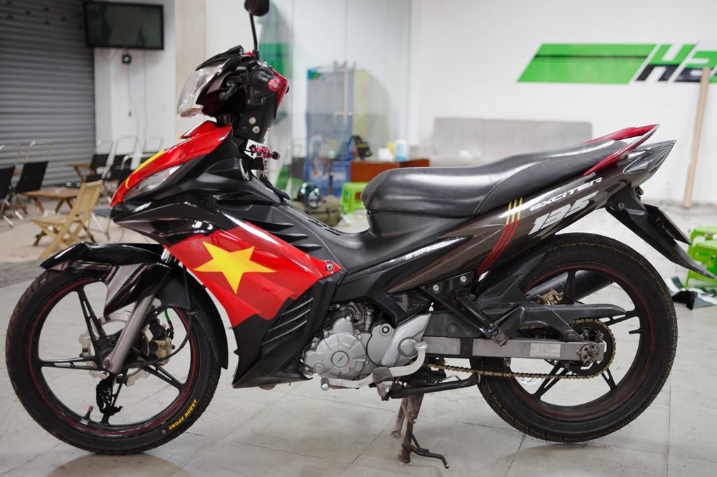 Dàn xe độ tem cổ vũ U23 Việt Nam trước trận chung kết-10