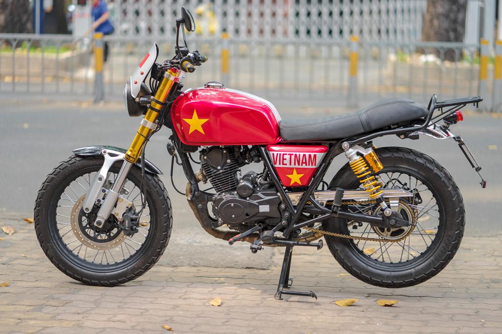 Dàn xe độ tem cổ vũ U23 Việt Nam trước trận chung kết-12