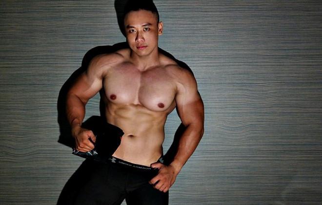 Chàng trai nặng 105 kg vẫn sở hữu cơ bụng 6 múi-2