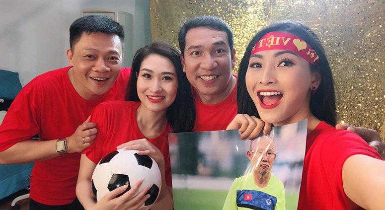 50 hoa hậu, MC, ca sĩ… hát Tôi yêu bóng đá tặng U23 Việt Nam-1