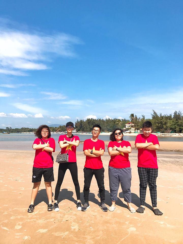 Nửa đêm mờ sáng, sao Việt đã có mặt tại Trung Quốc cổ vũ U23 Việt Nam chơi trận cuối hết mình-11