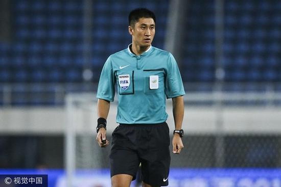 SỐC! Trận chung kết U23 Việt Nam - U23 Uzbekistan bất ngờ đổi trọng tài vào phút chót