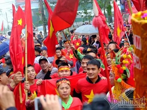 Bất chấp tuyết rơi dày đặc, cổ động viên U23 Việt Nam chưa bao giờ sung đến thế!-1