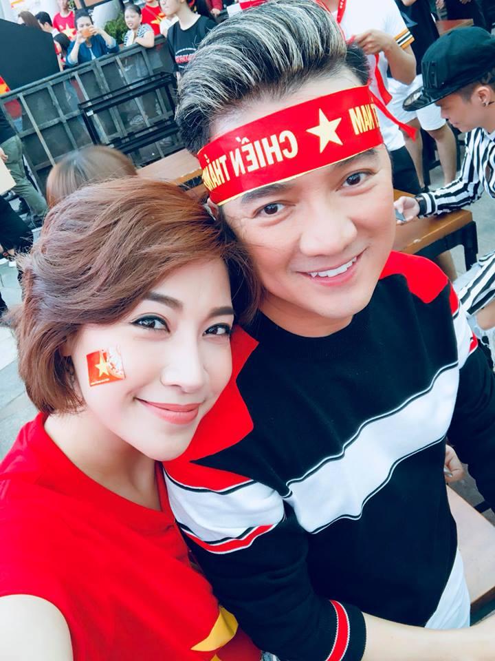 Quá ngưỡng mộ cầu thủ Quang Hải, MC Trấn Thành hứa mối mai em gái sau khi kết thúc trận tranh hùng-11