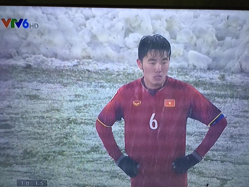 Quang Hải và các chàng trai U23 rơi nước mắt vì lỡ một nhịp chạm tay vào Cup U23 Châu Á-1