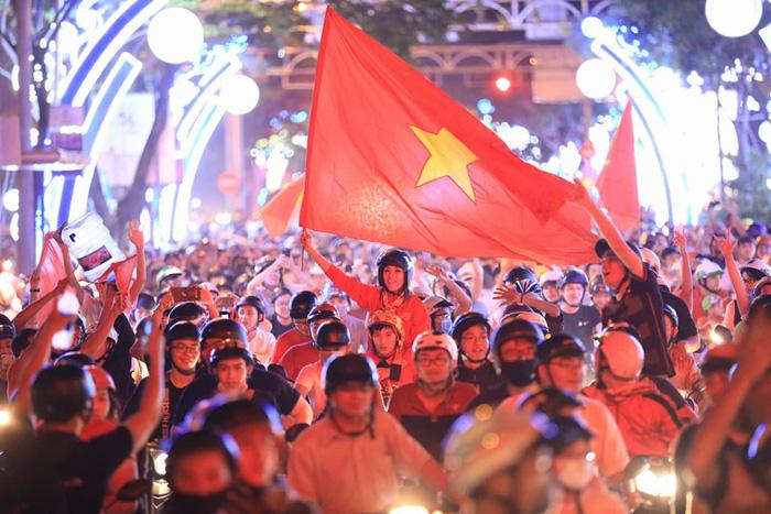 Loạt khoảnh khắc chứng minh U23 Việt Nam là người hùng trong lòng hàng triệu người hâm mộ-11