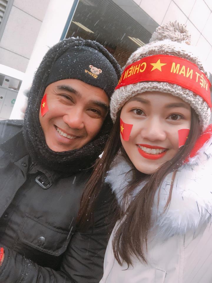 Á Hậu Thanh Tú selfie cùng HLV Park Hang-seo và Quang Hải-2