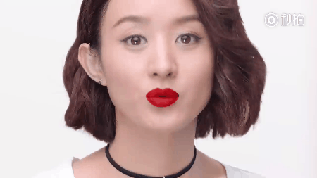 Biểu cảm cứng đơ vô hồn khi quảng cáo son môi, Triệu Lệ Dĩnh lại tiếp tục bị cư dân mạng chê cười-1