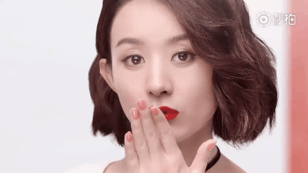 Biểu cảm cứng đơ vô hồn khi quảng cáo son môi, Triệu Lệ Dĩnh lại tiếp tục bị cư dân mạng chê cười-2