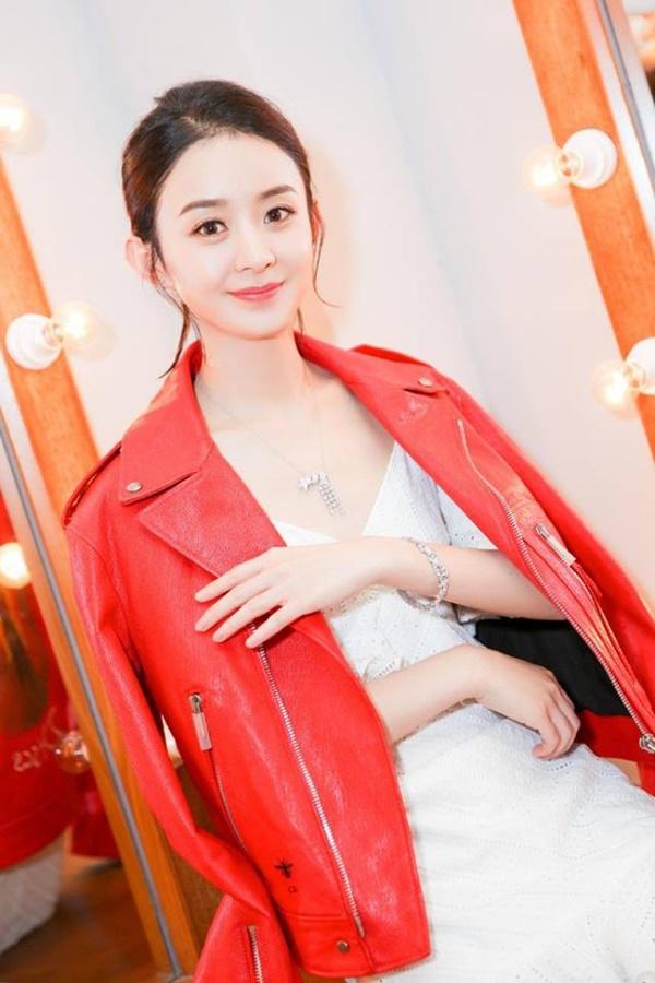 Biểu cảm cứng đơ vô hồn khi quảng cáo son môi, Triệu Lệ Dĩnh lại tiếp tục bị cư dân mạng chê cười-6