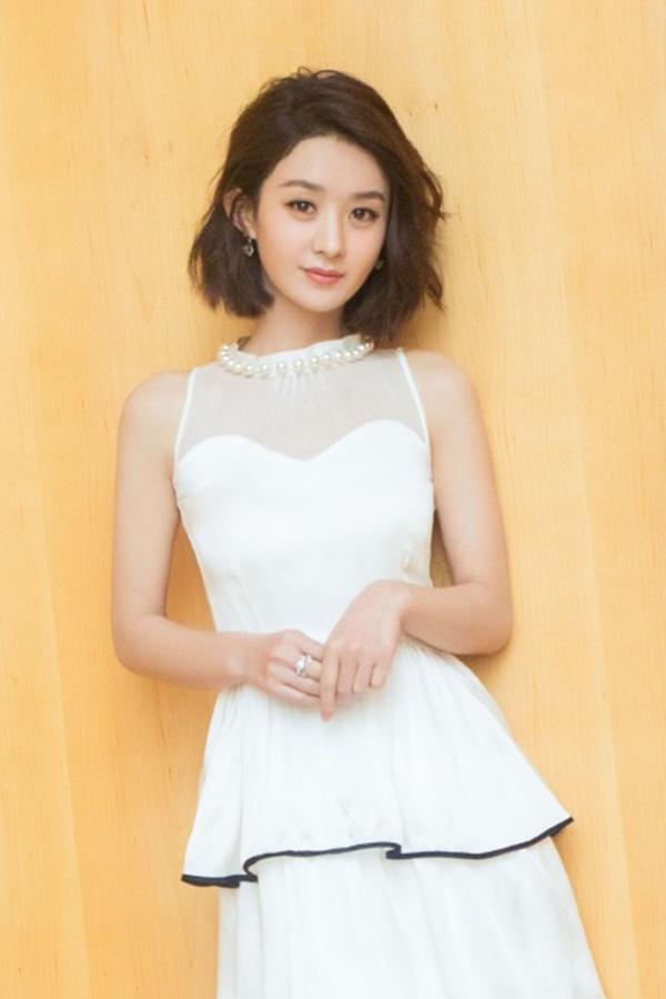 Biểu cảm cứng đơ vô hồn khi quảng cáo son môi, Triệu Lệ Dĩnh lại tiếp tục bị cư dân mạng chê cười-7