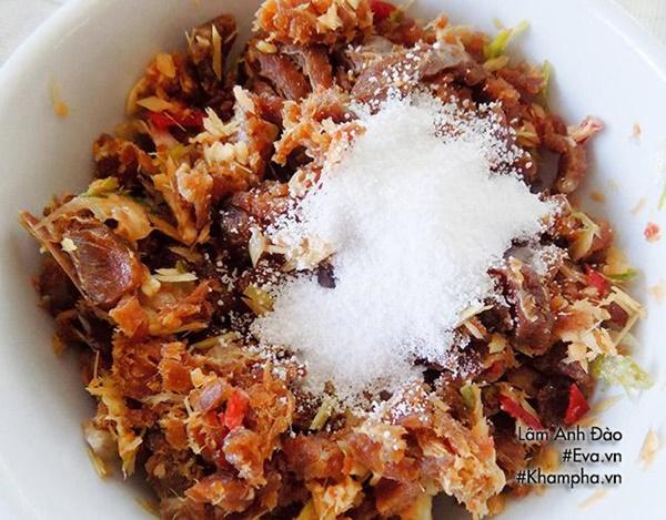 Sụn heo rim mắm cá đậm đà trôi cơm cuối tuần-3