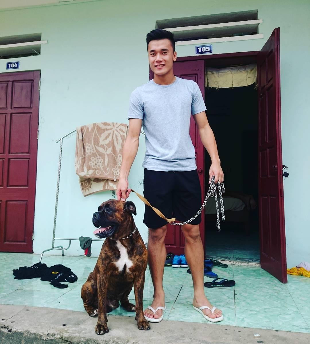 Phía sau hào quang sân cỏ, thủ môn Bùi Tiến Dũng cũng có cuộc sống kute lạc lối-2