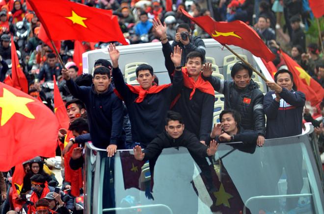 Bài rap Việt Nam mãi mãi vô địch được chia sẻ mạnh mẽ khi chào đón tuyển U23-1