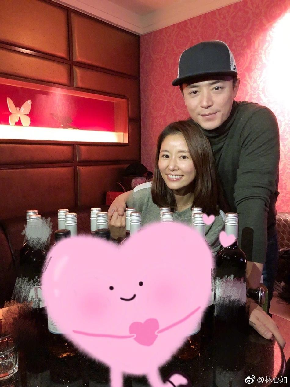 Lâm Tâm Như tự tin để mặt mộc, nắm chặt tay Hoắc Kiến Hoa trong tiệc sinh nhật-1