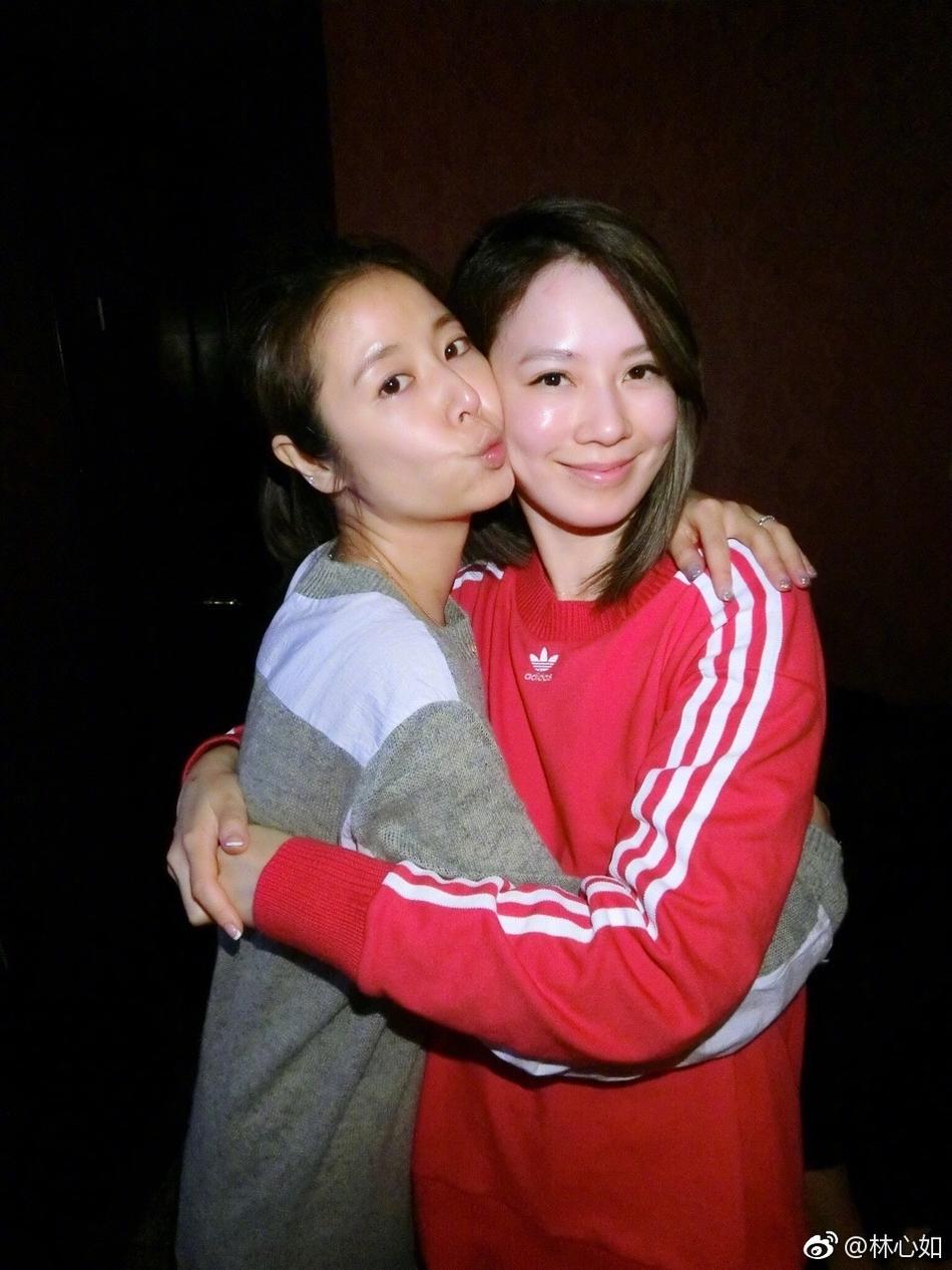 Lâm Tâm Như tự tin để mặt mộc, nắm chặt tay Hoắc Kiến Hoa trong tiệc sinh nhật-4