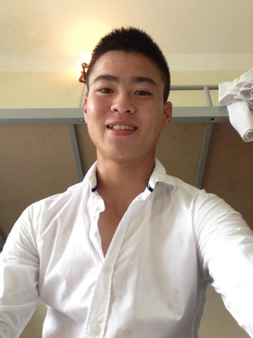 Tuyển tập trọn bộ ảnh U23 Việt Nam mặc sơ mi trắng khiến fan nữ rụng rời-7