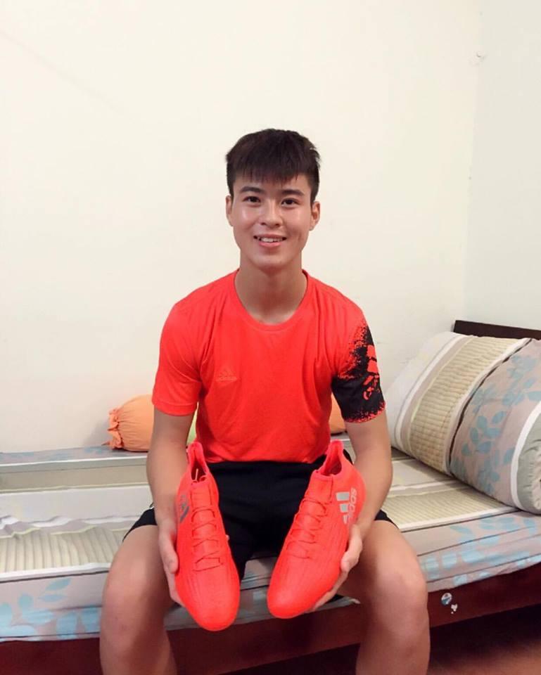 Đội phó Duy Mạnh U23: bảnh bao, đá bóng giỏi, cao như mẫu và dùng hàng hiệu cực sành-3