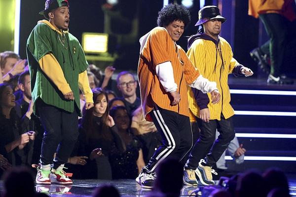 Tất tần tật về ca khúc giúp Bruno Mars đại thắng tại Grammy 2018-2