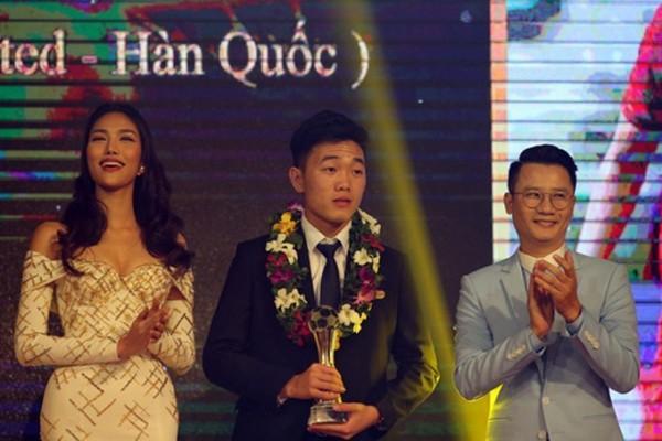 Biểu cảm đáng yêu của Híp Xuân Trường được so sánh đơ đẳng cấp giống Cao Ngân-6