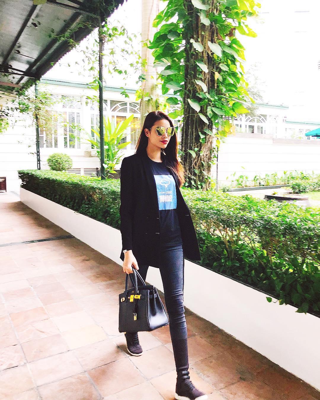 Tin sao Việt: Dân mạng xôn xao truyền tay bộ ảnh Hồ Ngọc Hà và Kim Lý tình bể bình-7