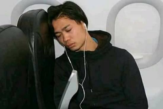 Sao Việt rơi nước mắt xót xa những người hùng U23 bị lãng quên ngày trở về-4