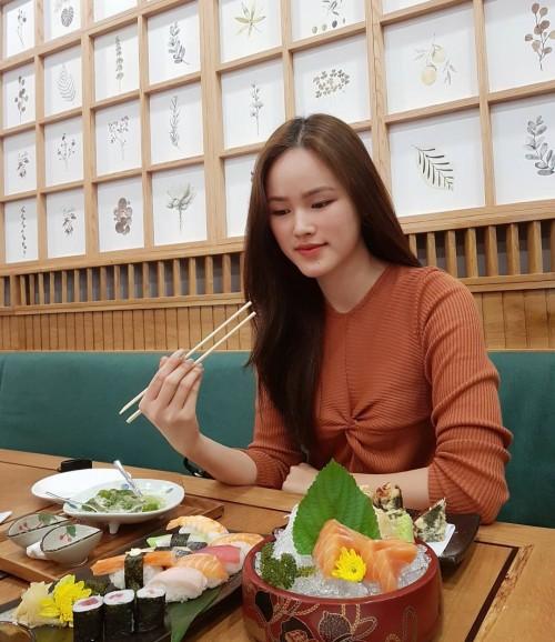 Đỗ Mỹ Linh đẹp dịu dàng trước tin đồn yêu Bùi Tiến Dũng-9