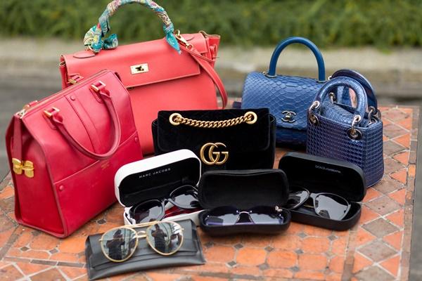 Ngắm những món hàng hiệu đắt xắt ra miếng của người mẫu Linh Chi-2