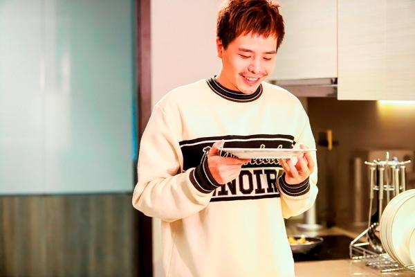 Trịnh Thăng Bình bất ngờ trở thành ông ngoại ở tuổi 30-1