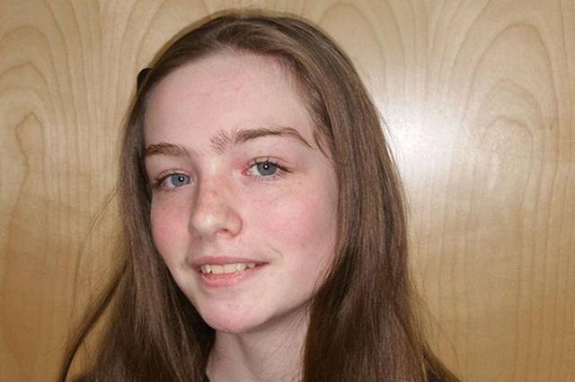 Dòng chữ trên cửa sổ tiết lộ người mẹ ngược đãi và bỏ đói 3 con đến chết-3