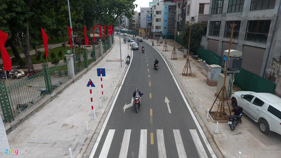 Toàn cảnh tuyến phố dài 600 m làm 17 năm mới xong-7