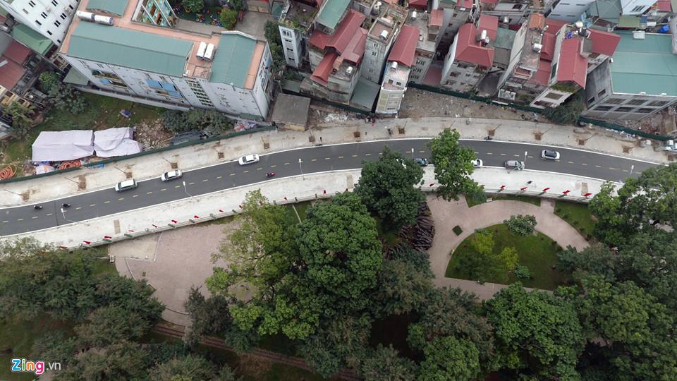 Toàn cảnh tuyến phố dài 600 m làm 17 năm mới xong-8
