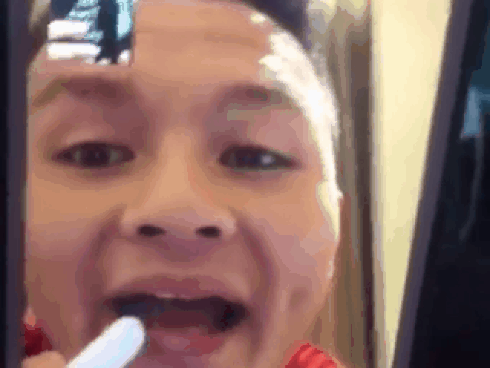 Hồng Duy 'Pinky' mê đắp mặt nạ, Quang Hải - Công Phượng điệu chẳng kém khi nghiện son