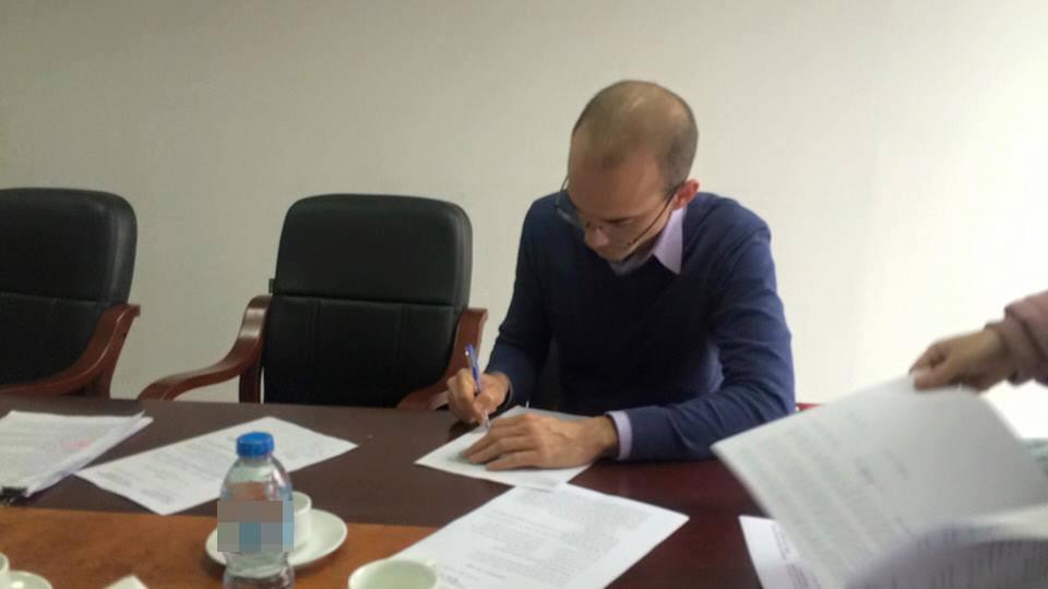 Thầy giáo Tây Daniel Hauer đã có mặt giải trình sau bình luận thô tục về Đại tướng-1