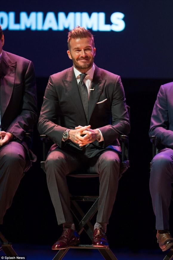 David Beckham xuống tóc điển trai ngời ngời thế này, chị em nào chẳng bấn loạn-3