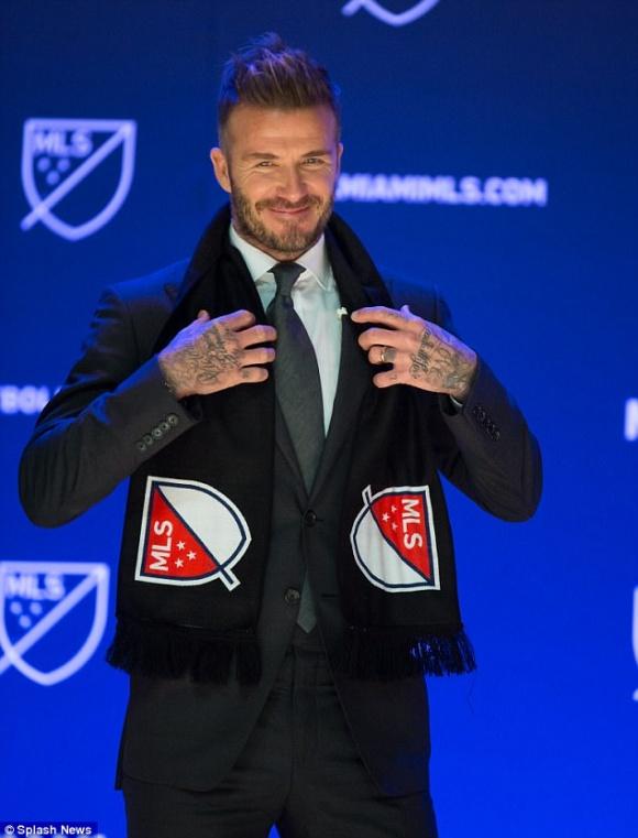David Beckham xuống tóc điển trai ngời ngời thế này, chị em nào chẳng bấn loạn-6