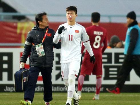 Sự thật video mẹ Văn Đức lủi thủi đón con ở sân bay-2