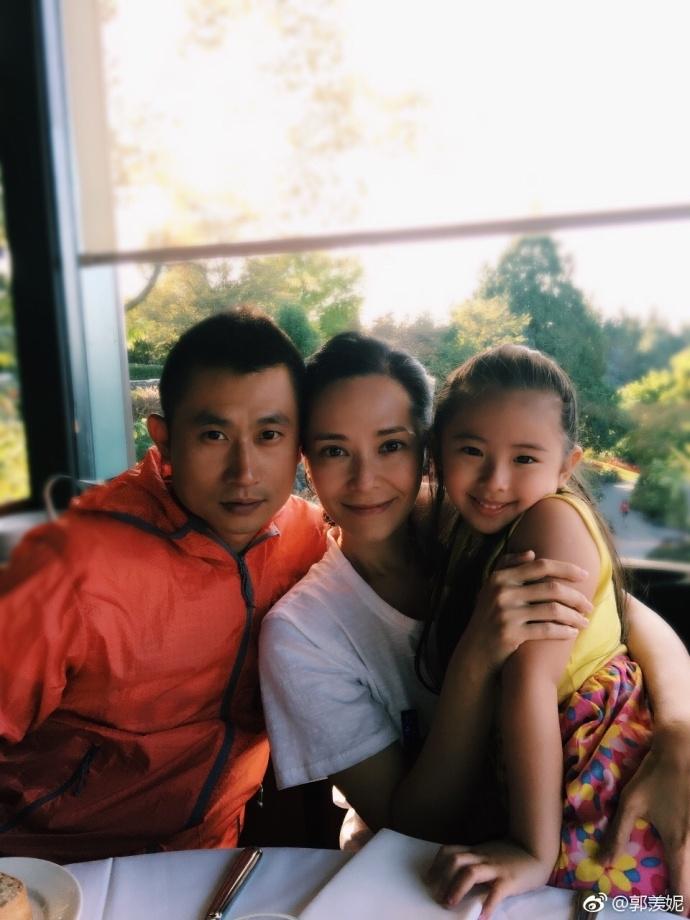 Hoa hậu Hong Kong từng phá thai để đóng phim bây giờ ra sao?-10